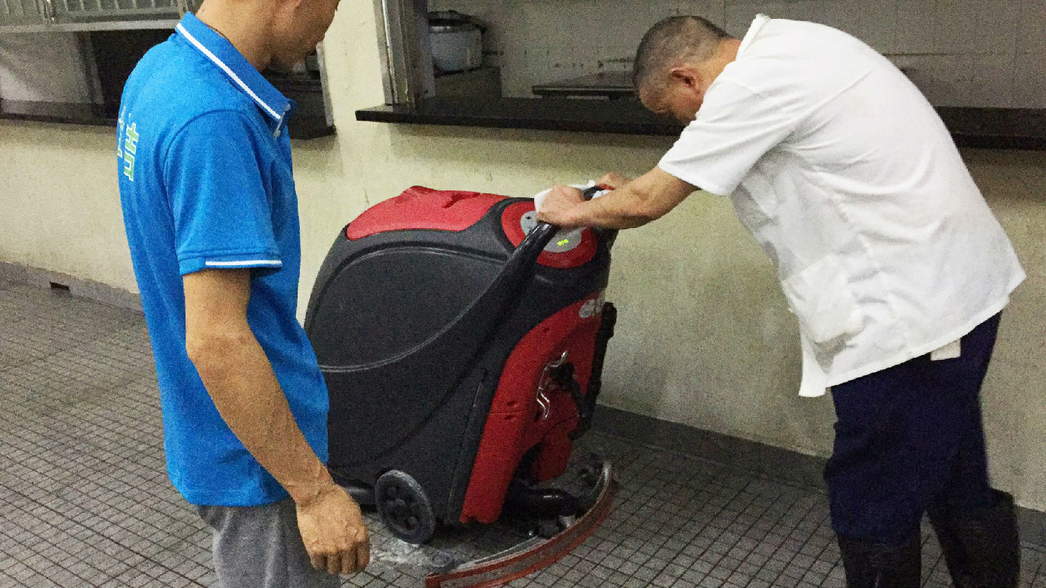 全自動(dòng)洗地機(jī)